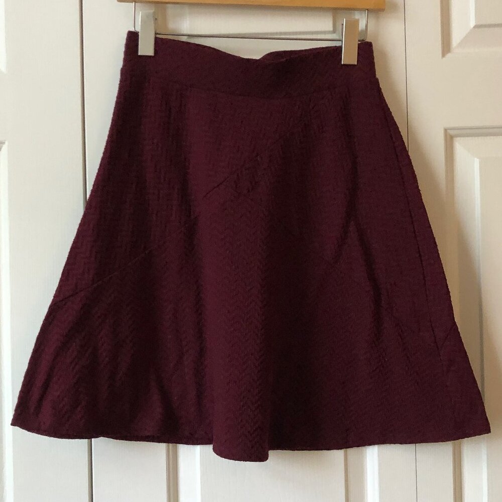 Oxblood maroon mini with minimalist pattern